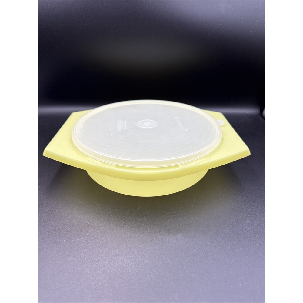 Tupperware Vintage Bowl #786-2 With Seal Lid #230 Yellow